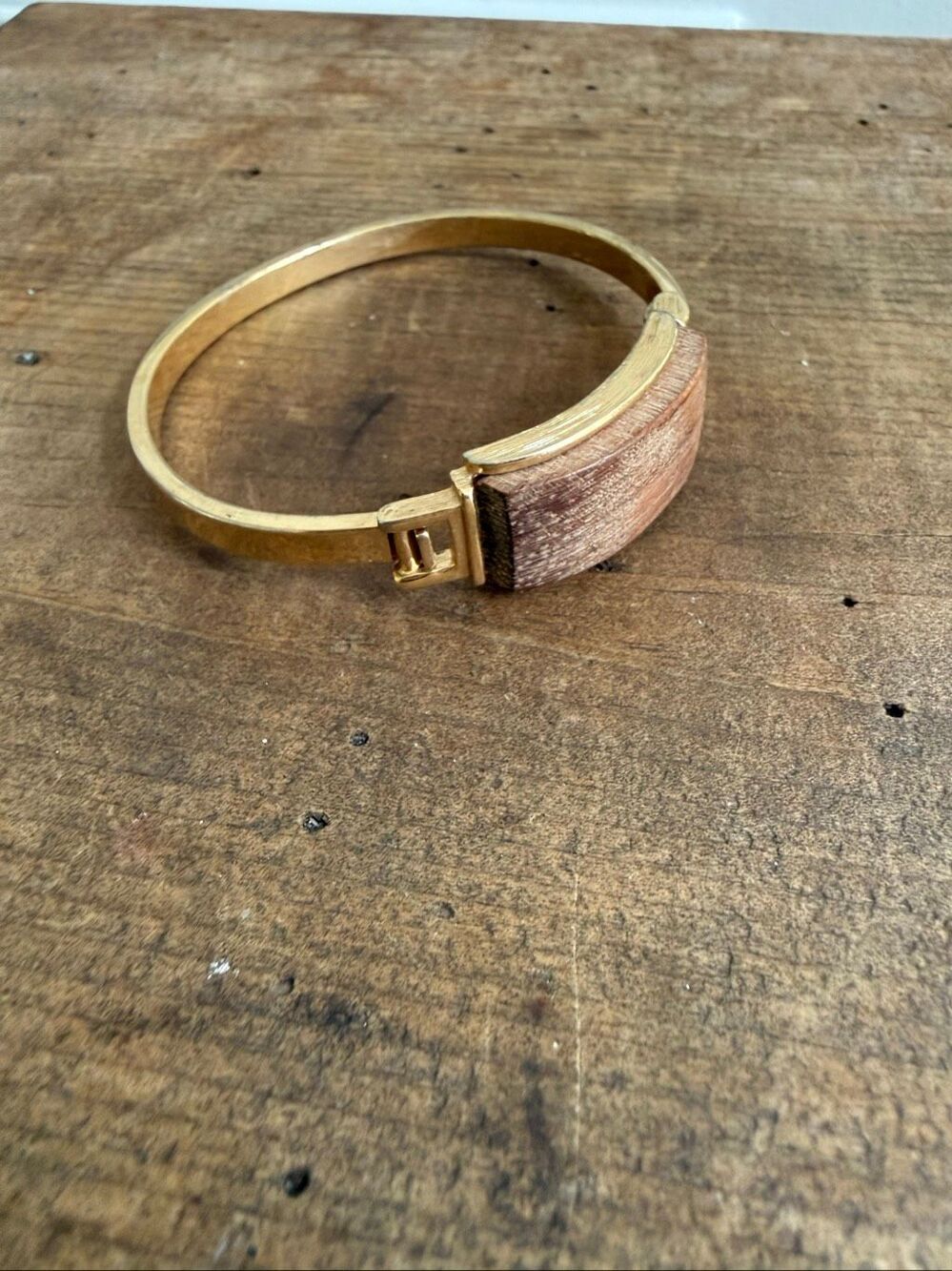 Vintage 70s 1976 Sarah Coventry Suit-able Hinged Bangle Bracelet Gold Tone Wood